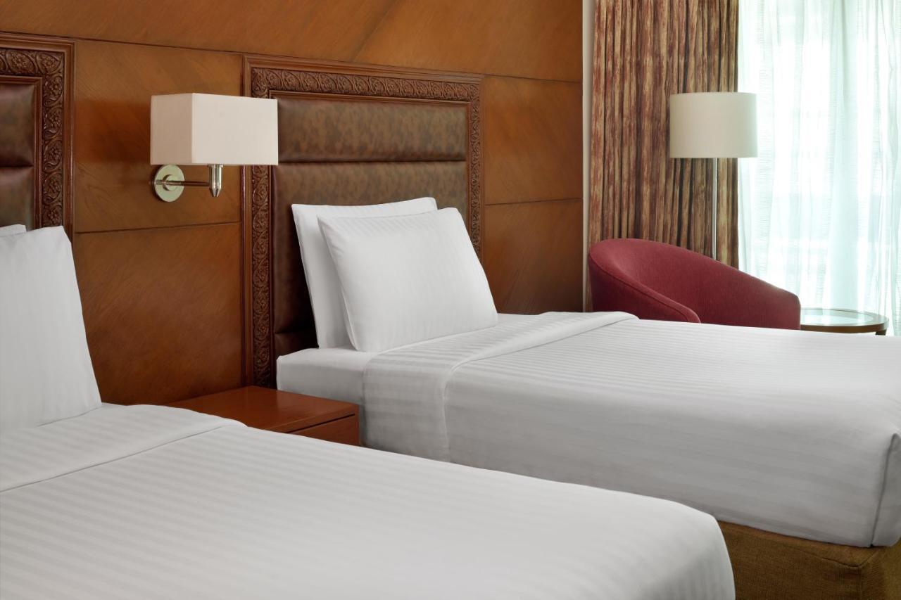 Moevenpick Hotel Karachi Esterno foto