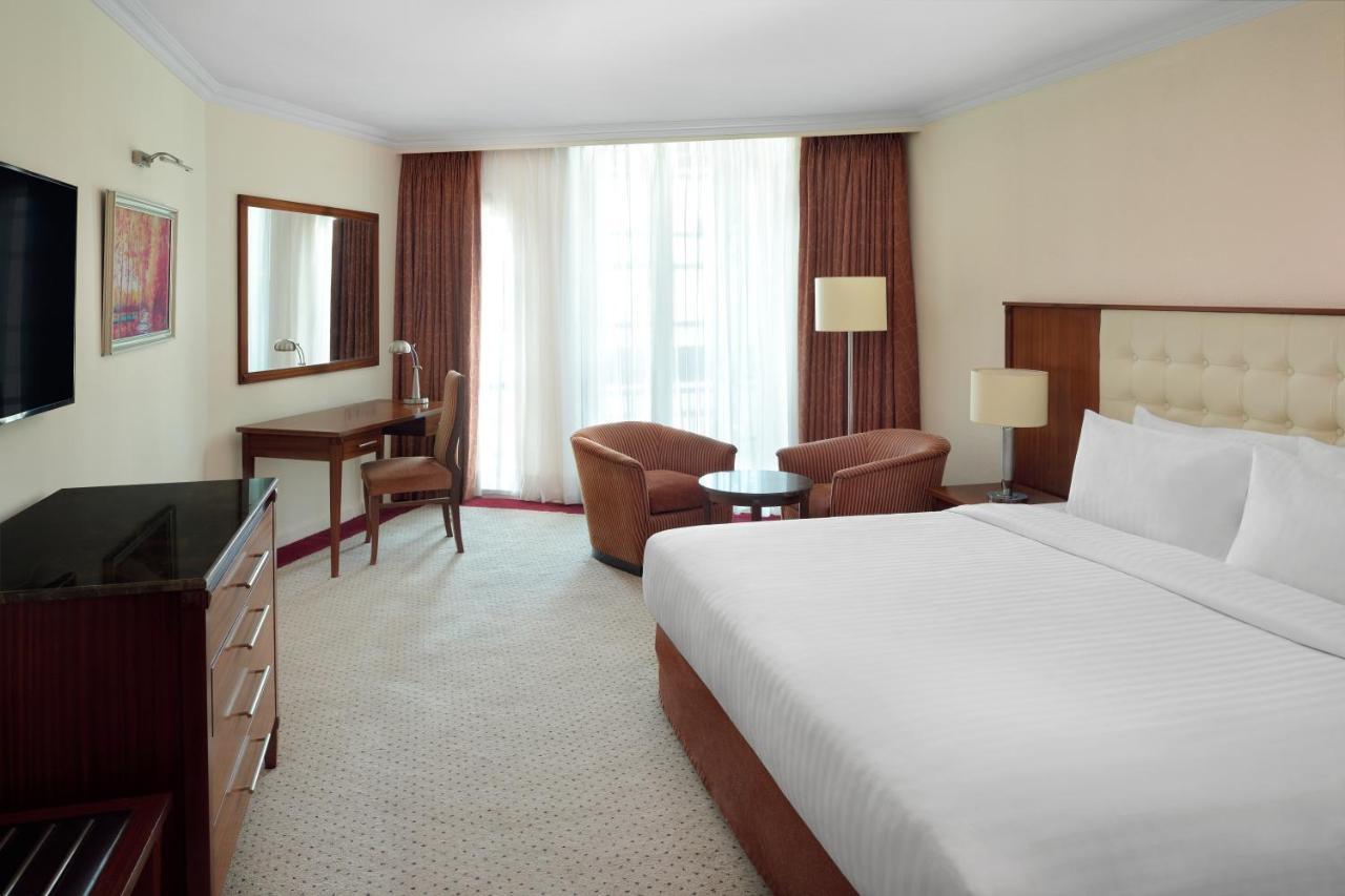 Moevenpick Hotel Karachi Esterno foto