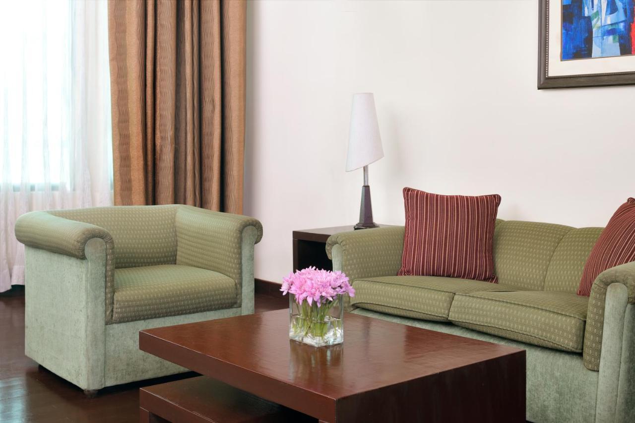 Moevenpick Hotel Karachi Esterno foto
