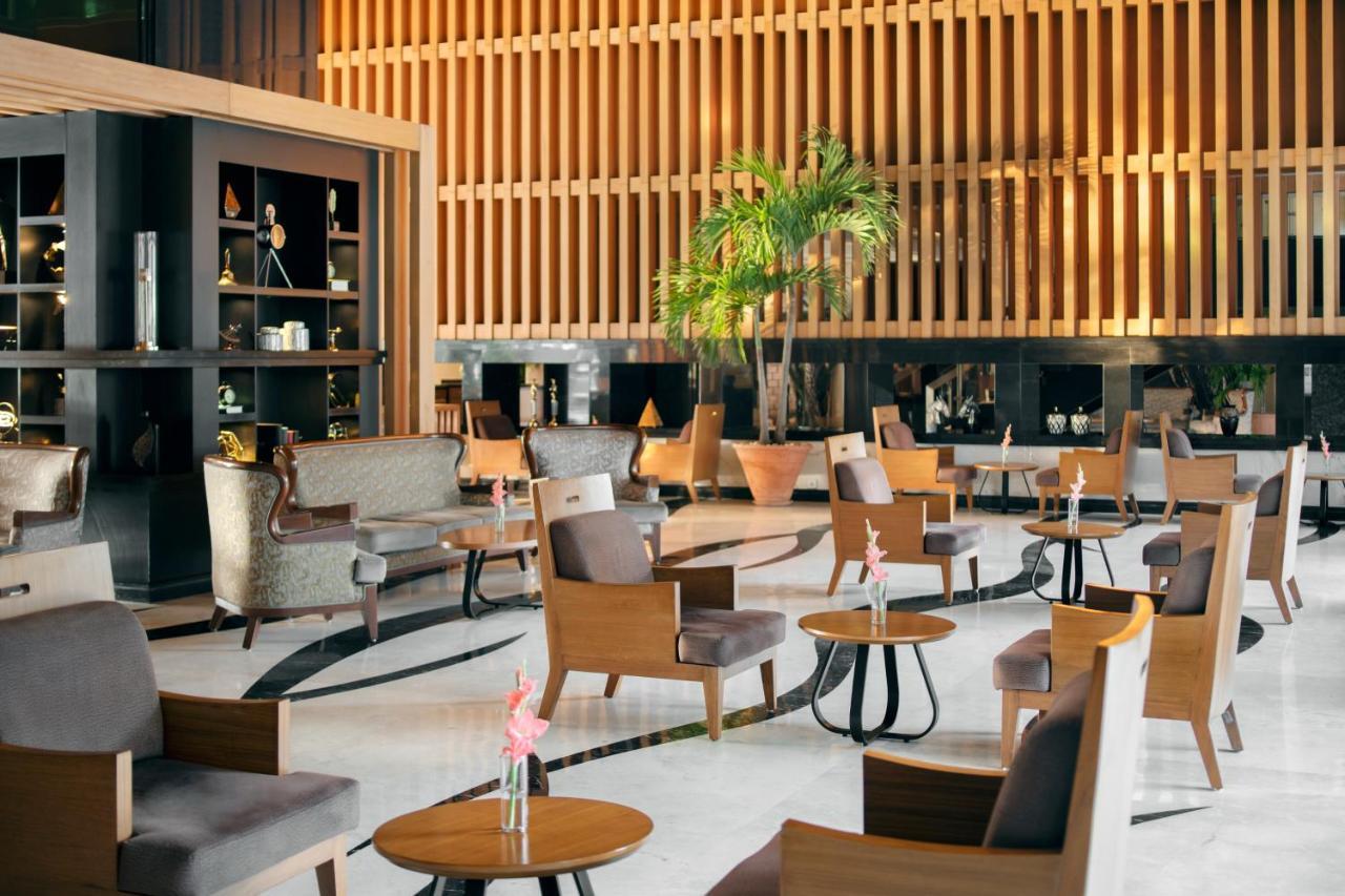 Moevenpick Hotel Karachi Esterno foto