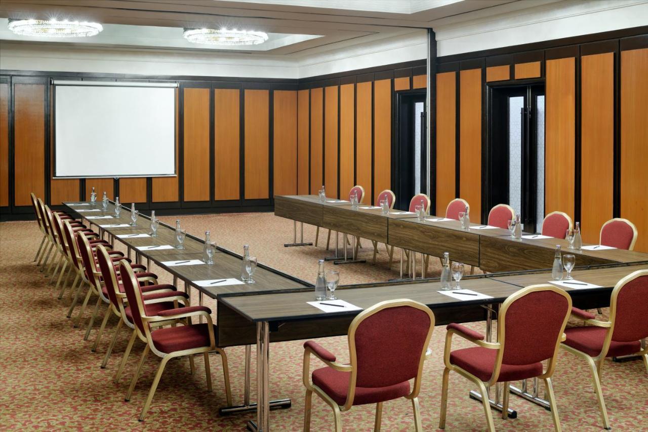 Moevenpick Hotel Karachi Esterno foto