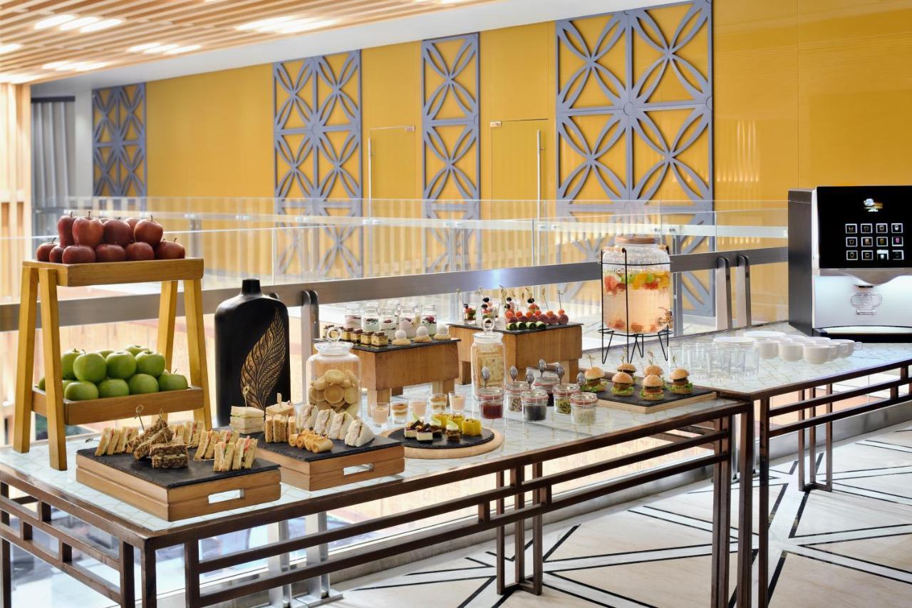 Moevenpick Hotel Karachi Esterno foto