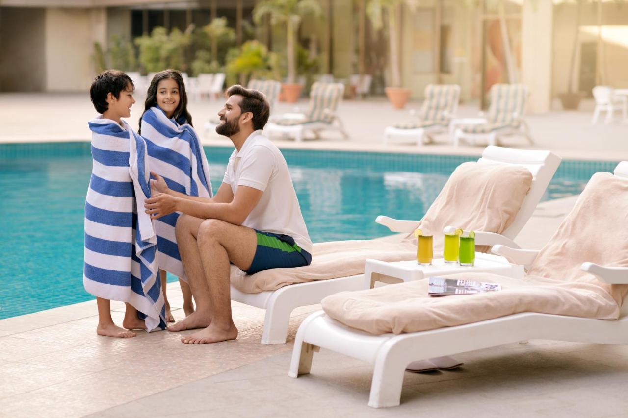 Moevenpick Hotel Karachi Esterno foto