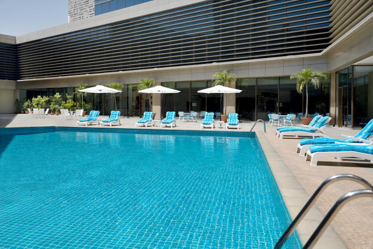 Moevenpick Hotel Karachi Esterno foto